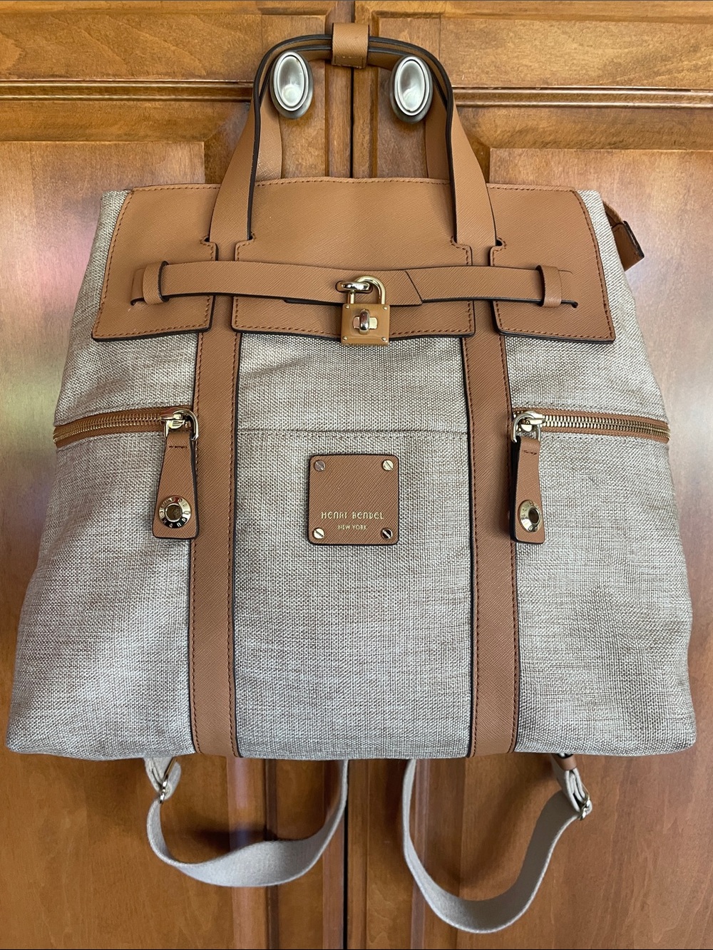 HENRI BENDEL JET SETTER TRAVEL BAG LIKE NEW! - Picture 2 of 15